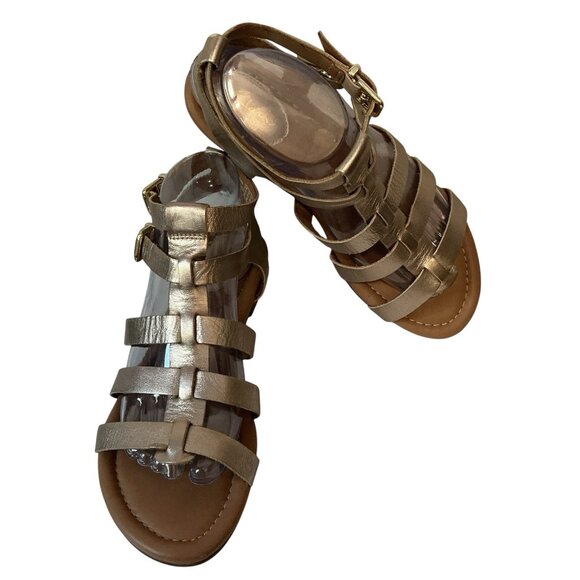 Clarks Artisan Gladiator Sandals 8.5 Gold Metallic Leather Strappy Comfort - Picture 2 of 13
